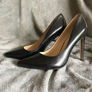 Nine West Tatiana Heel in black, Size 6.5